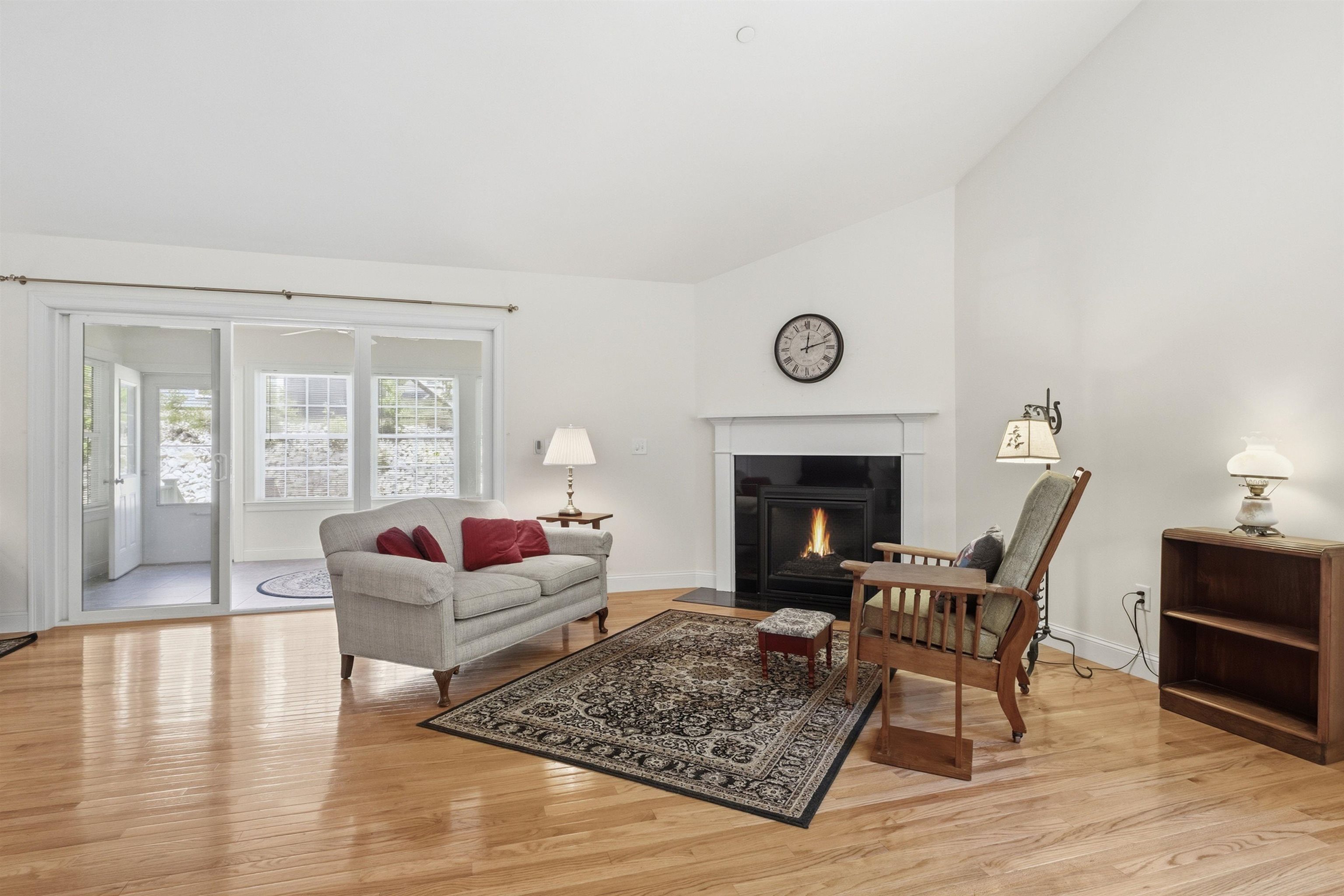 12 Thorn Hill Road, Unit 12 Hooksett, NH 03106 - Photo 18 of 44