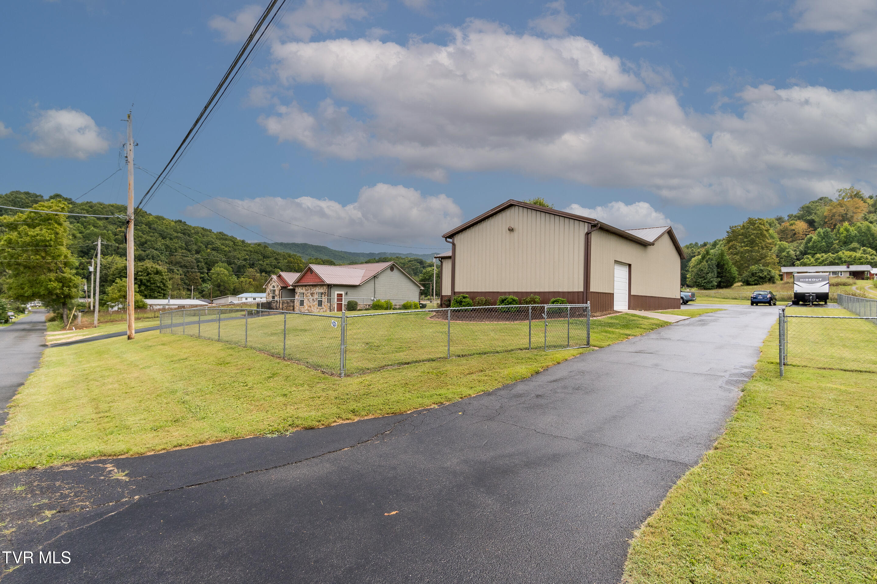 129 Jim Elliott Road Elizabethton, TN 37643 - Photo 13 of 62 exterior_1