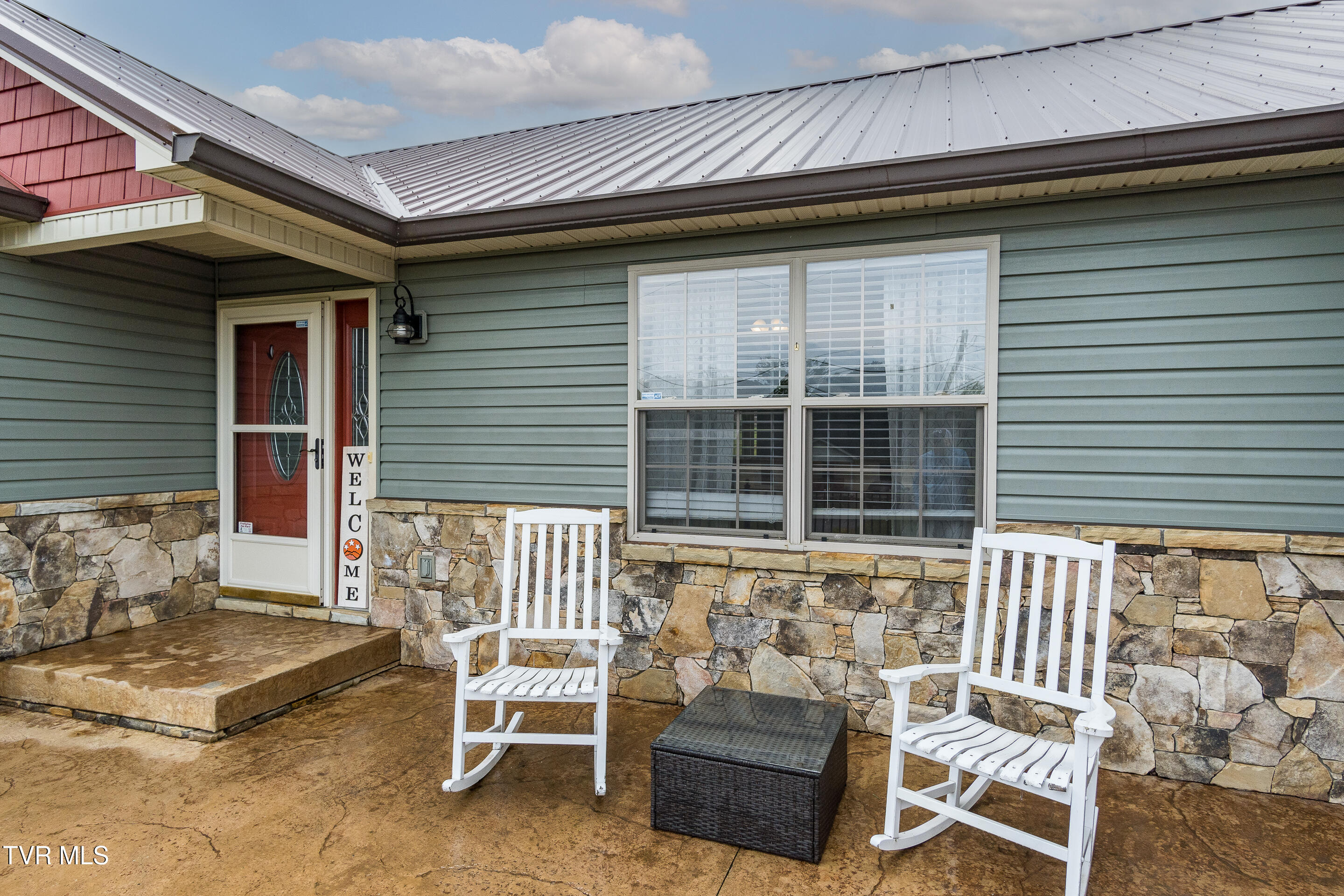 129 Jim Elliott Road Elizabethton, TN 37643 - Photo 16 of 62 exterior-9