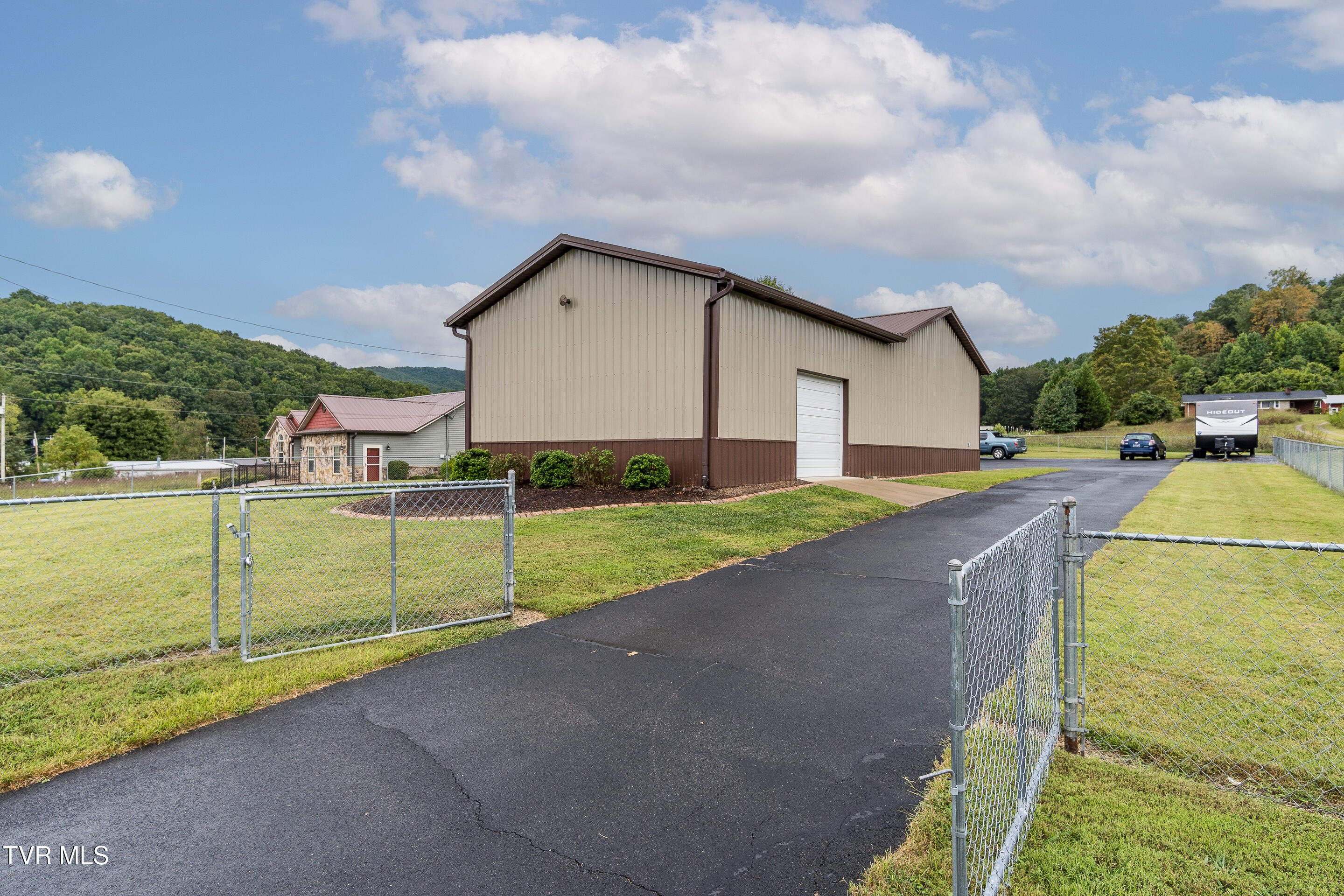 129 Jim Elliott Road Elizabethton, TN 37643 - Photo 23 of 62 exterior-18