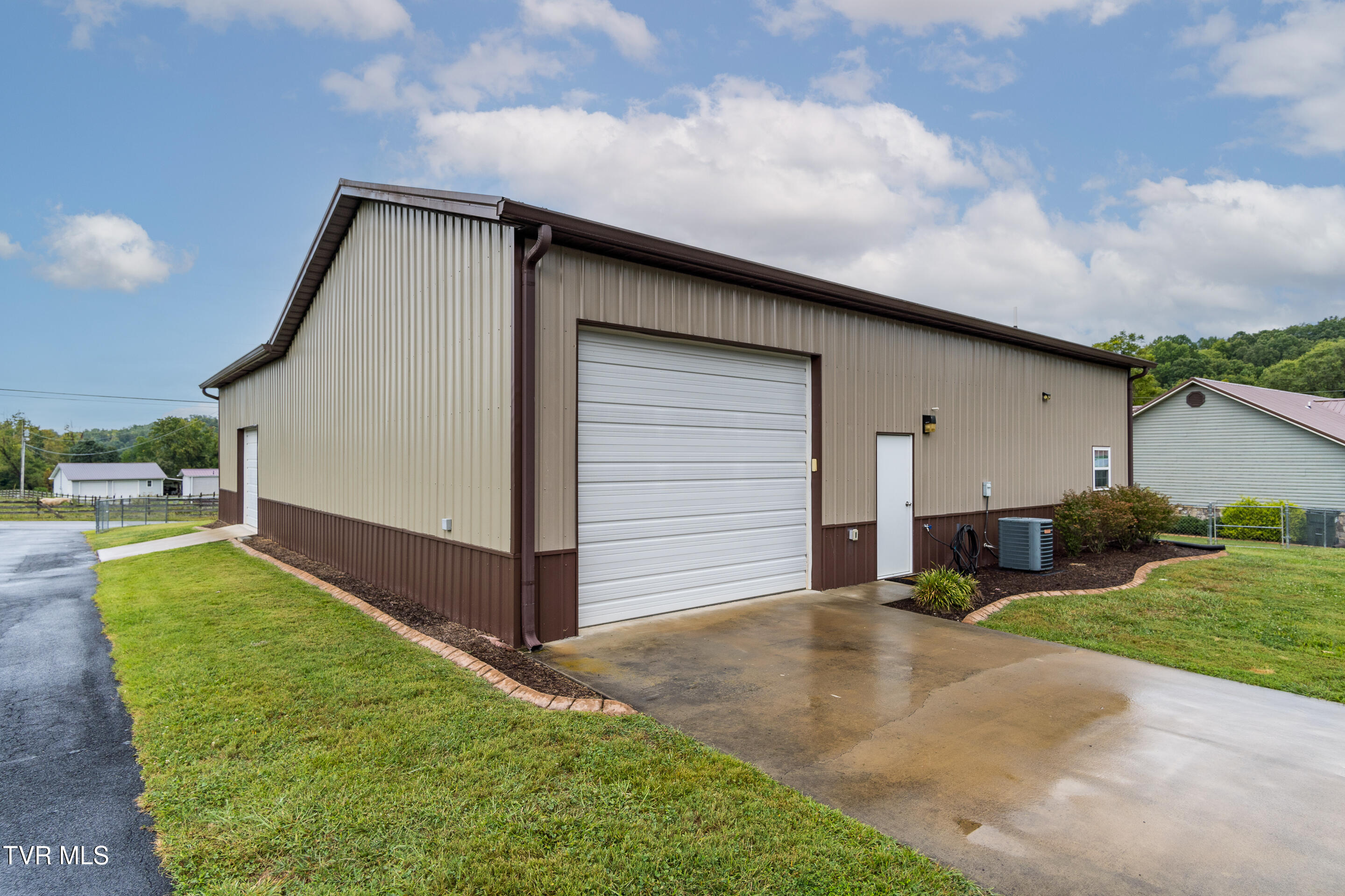 129 Jim Elliott Road Elizabethton, TN 37643 - Photo 25 of 62 exterior-20