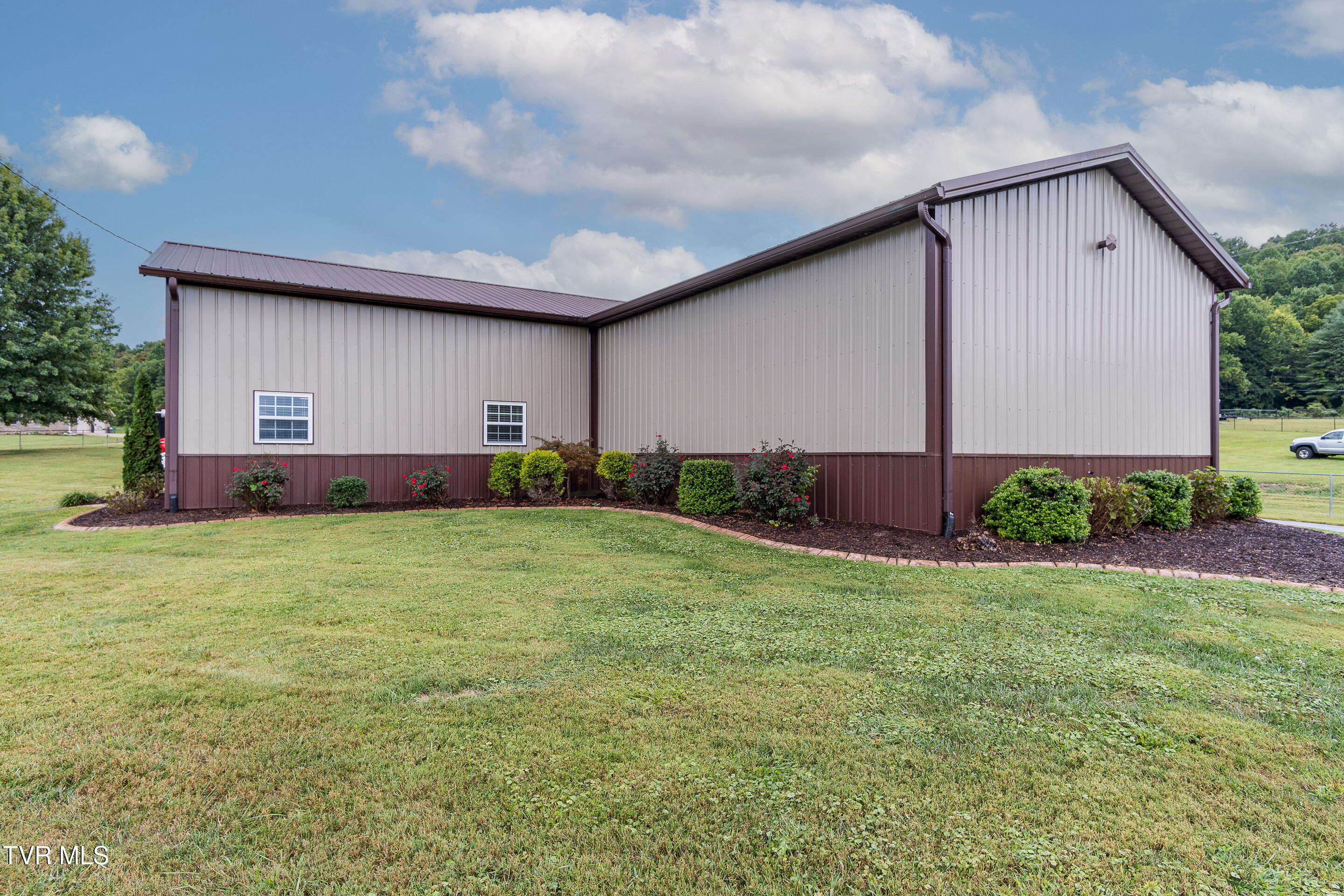 129 Jim Elliott Road Elizabethton, TN 37643 - Photo 26 of 62 exterior-17
