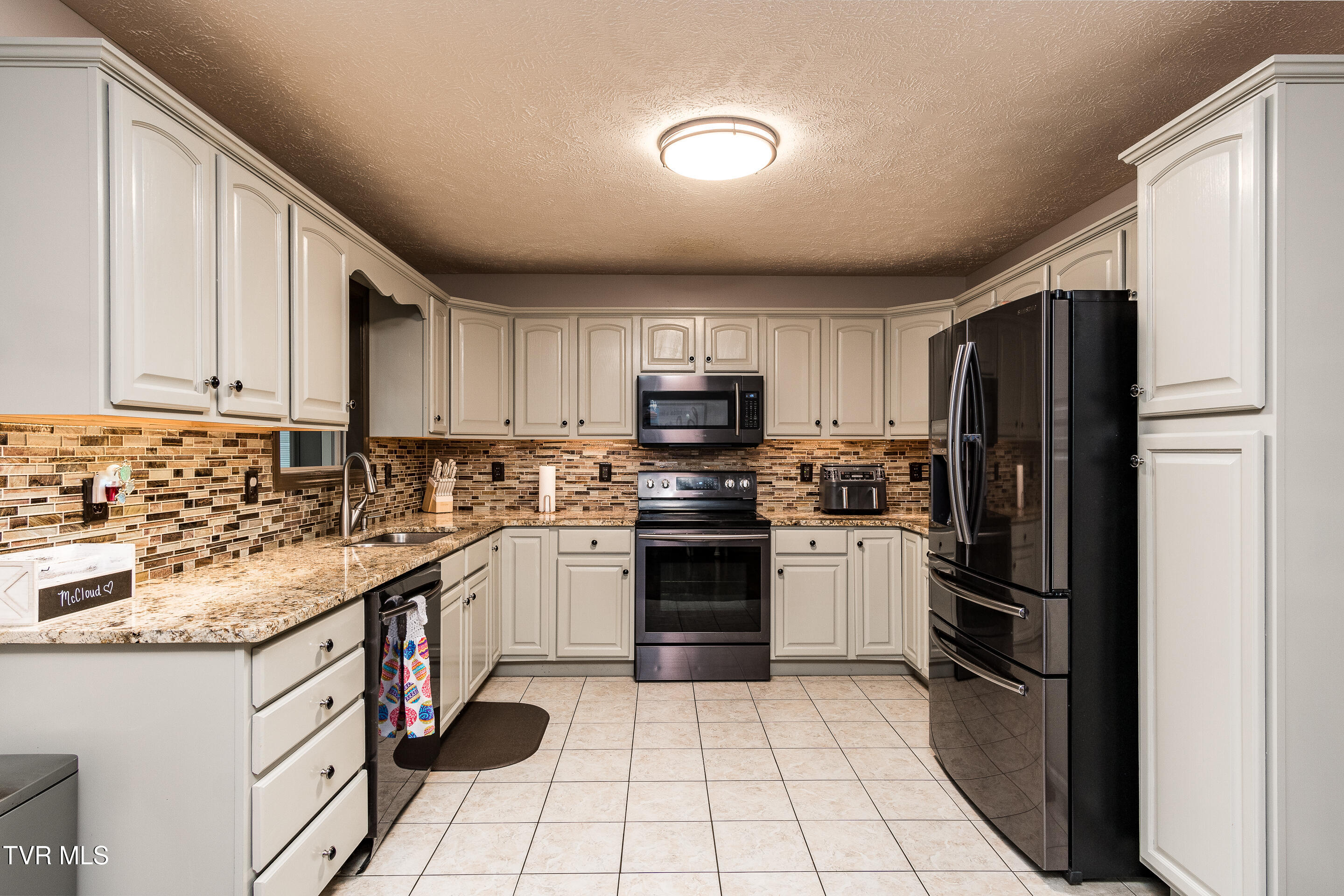 129 Jim Elliott Road Elizabethton, TN 37643 - Photo 31 of 62 interior-18