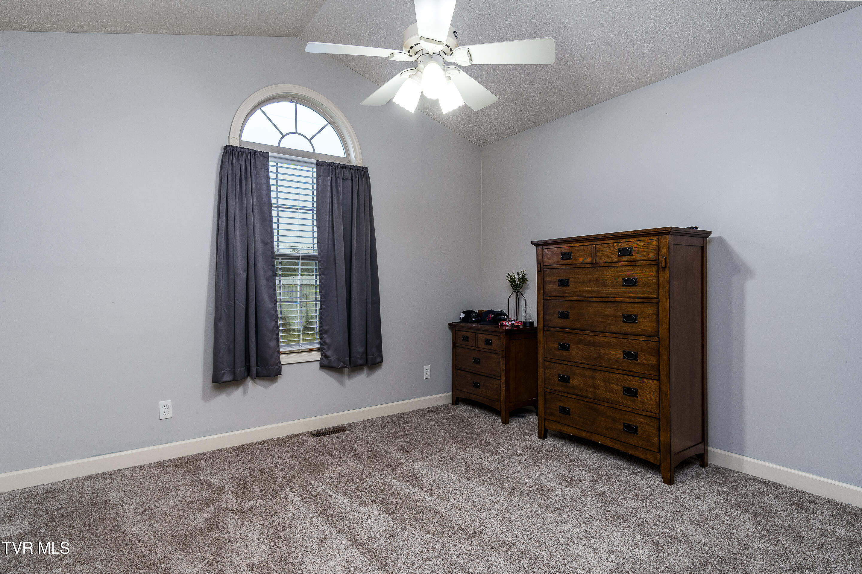 129 Jim Elliott Road Elizabethton, TN 37643 - Photo 46 of 62 interior-13