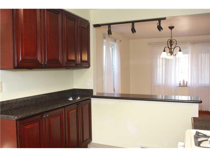 7 West Calvin Drive McKees Rocks, PA 15136 - Photo 9 of 20 Kitchen. Breakfast bar!