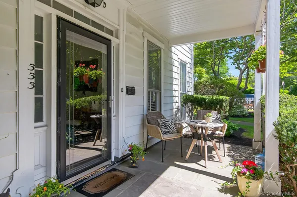 $3,600 | 4 Parkview Terrace, Unit 2, Huntington, NY 11743