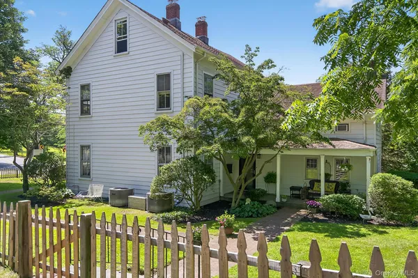 $3,600 | 4 Parkview Terrace, Unit 2, Huntington, NY 11743