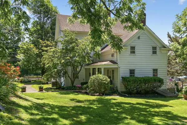 $3,600 | 4 Parkview Terrace, Unit 2, Huntington, NY 11743