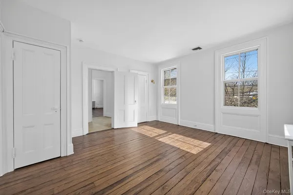 $3,600 | 4 Parkview Terrace, Unit 2, Huntington, NY 11743