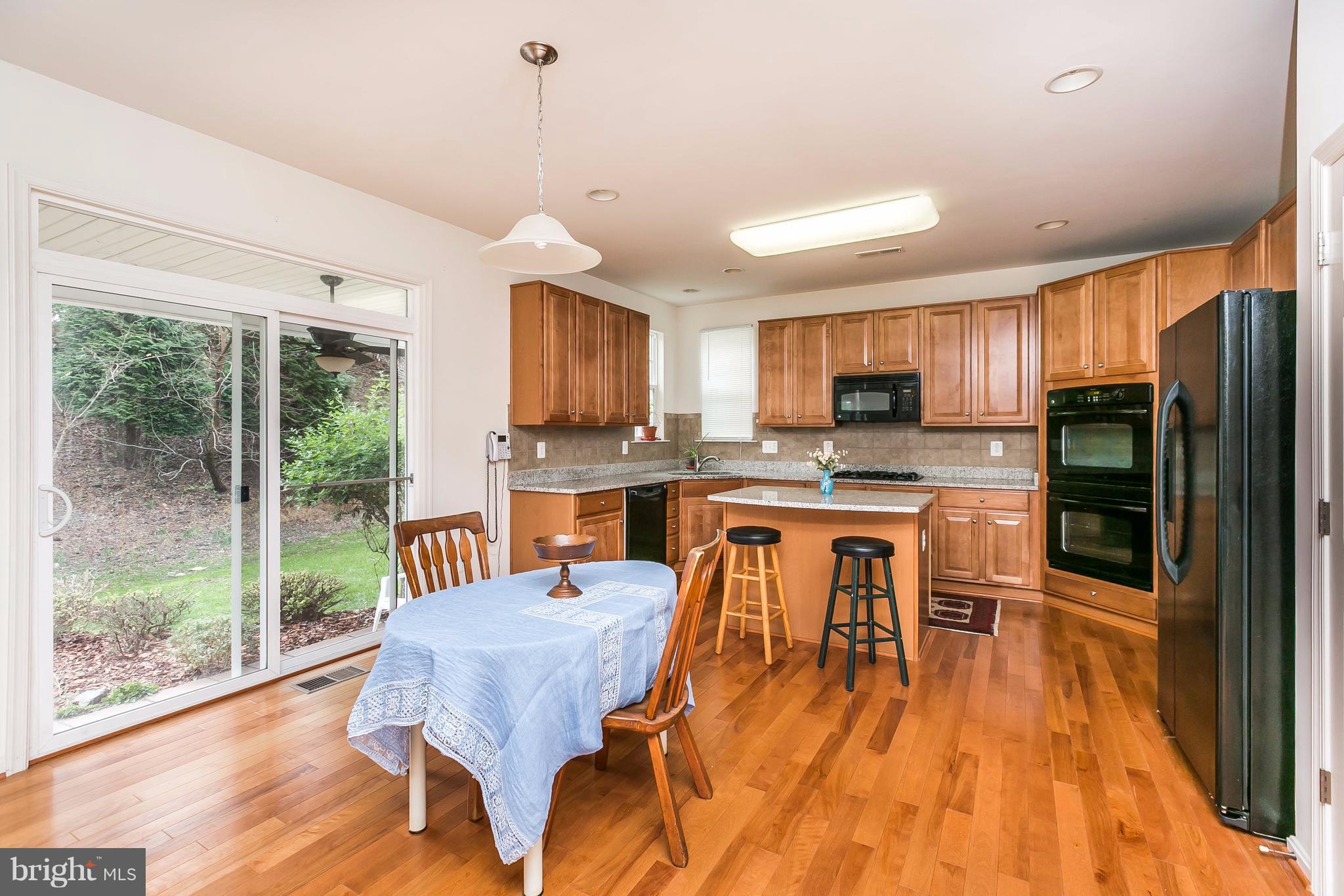 6907 Granite Ridge Court Baltimore, MD 21209 - Photo 11 of 27 Eat-In Kitchen