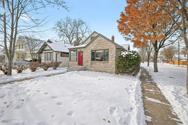 $425,000 | 3900 40th Avenue South, Minneapolis, MN 55406