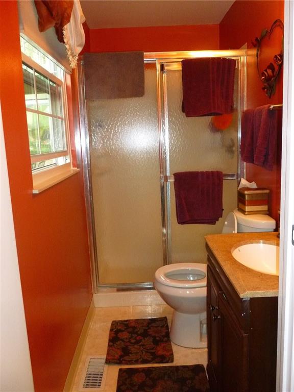 215 Baintree Road Coraopolis, PA 15108 - Photo 14 of 22 Gallery Image 14