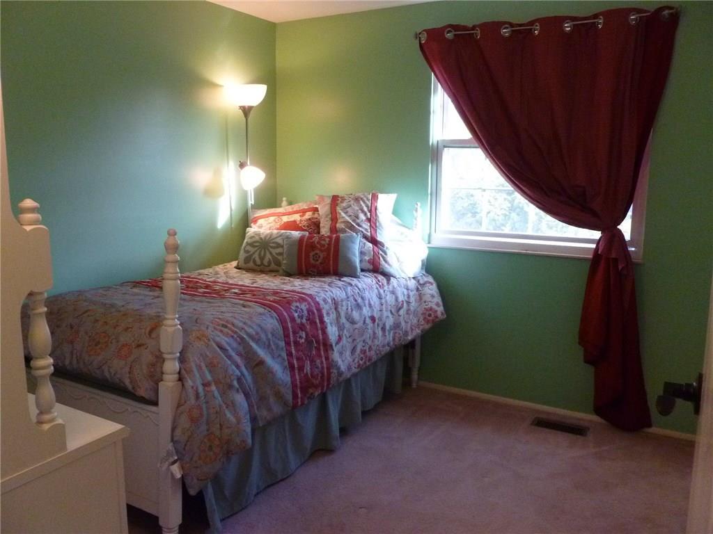 215 Baintree Road Coraopolis, PA 15108 - Photo 15 of 22 Gallery Image 15