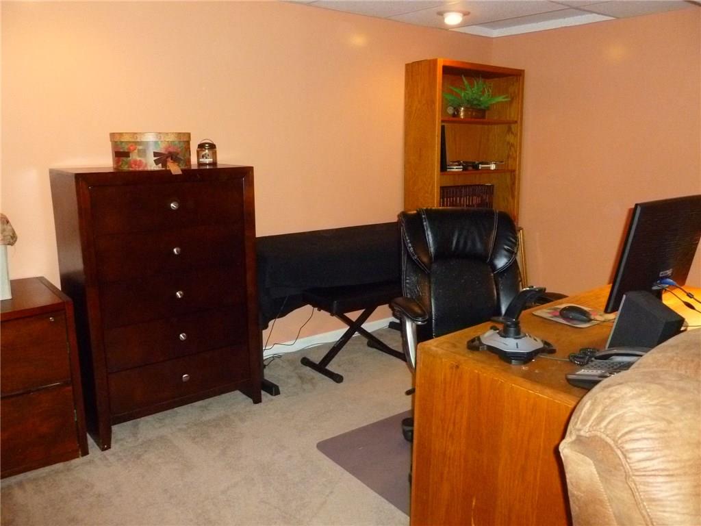 215 Baintree Road Coraopolis, PA 15108 - Photo 20 of 22 Gallery Image 20