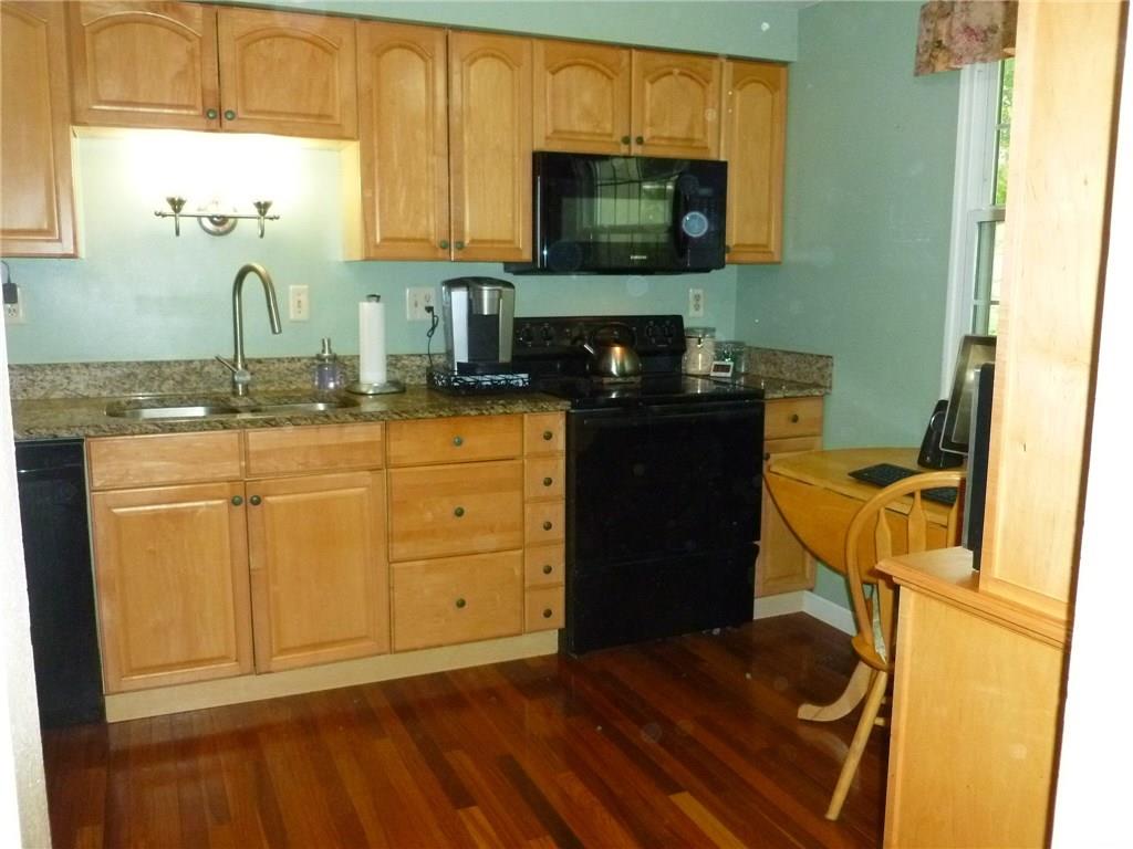 215 Baintree Road Coraopolis, PA 15108 - Photo 7 of 22 Gallery Image 7
