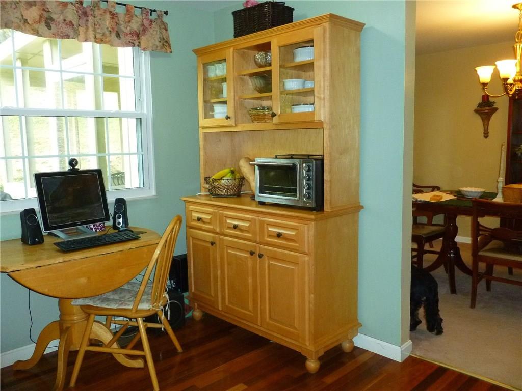 215 Baintree Road Coraopolis, PA 15108 - Photo 8 of 22 Gallery Image 8