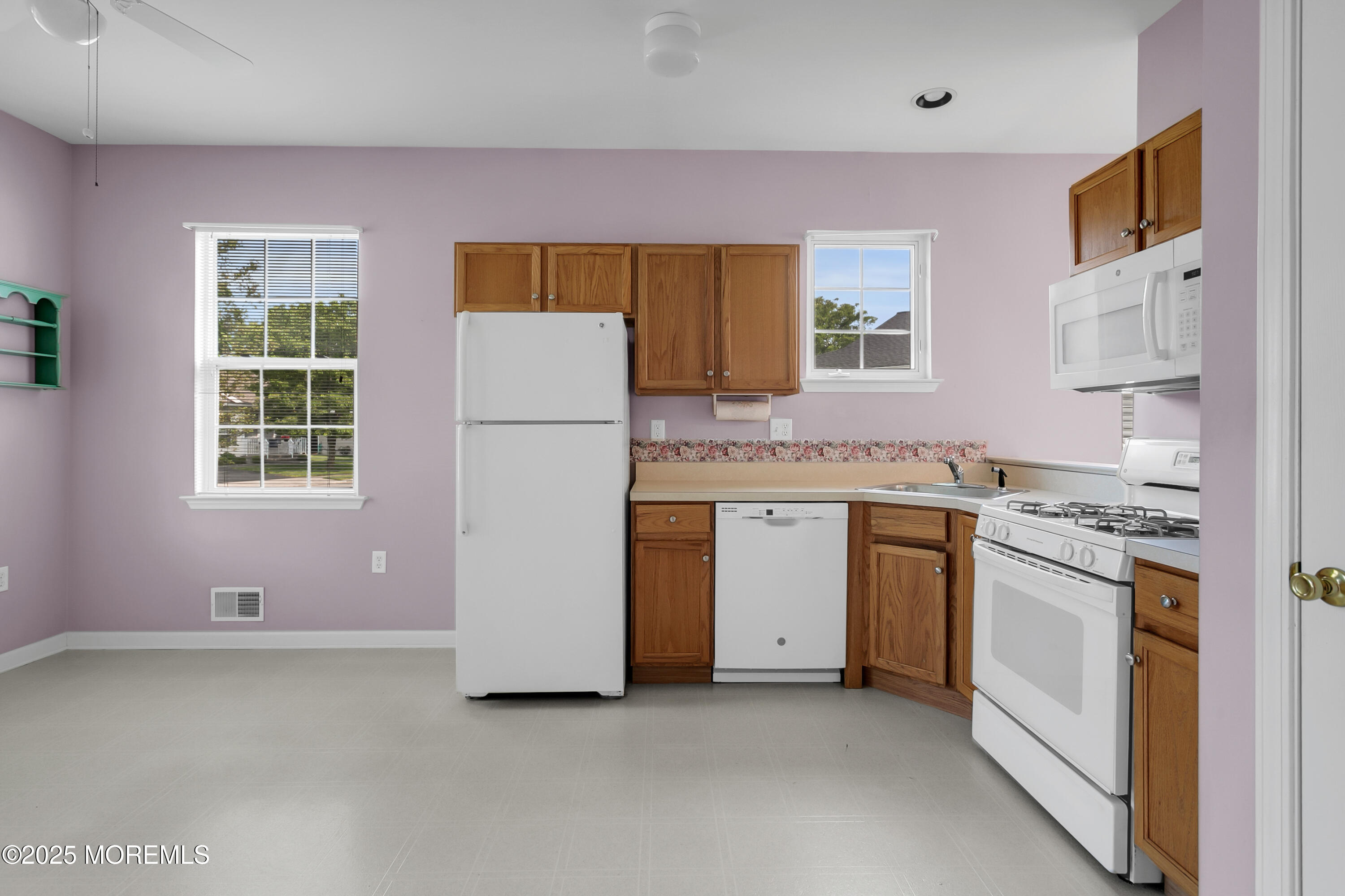 48 Wordsworth Road Brick, NJ 08724 - Photo 5 of 26 Eat-in Kitchen