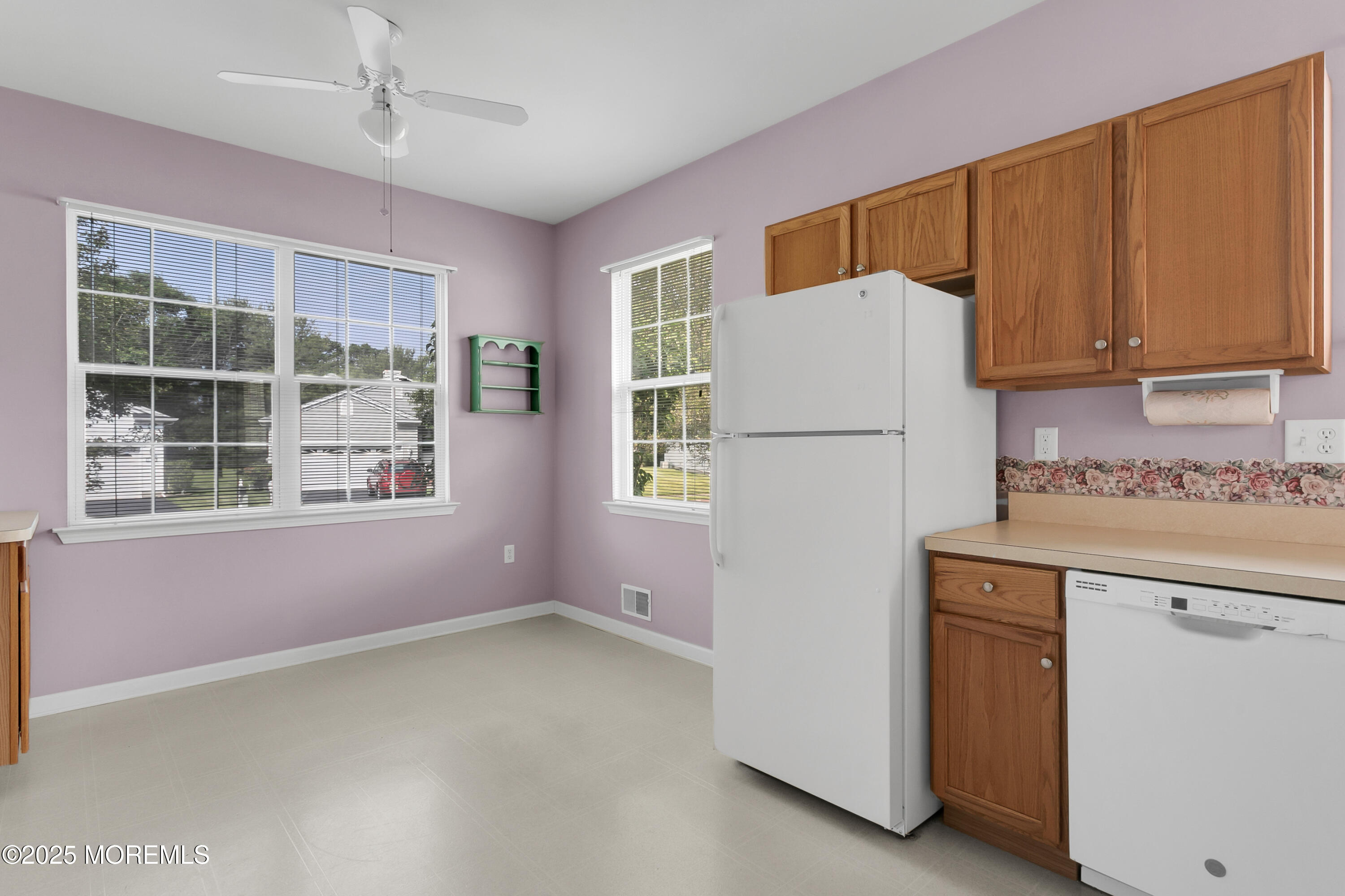 48 Wordsworth Road Brick, NJ 08724 - Photo 6 of 26 Eat-in Kitchen