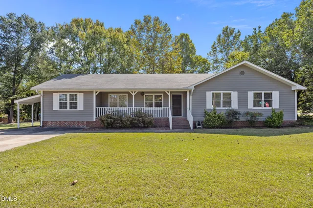 $289,000 | 201 McLeod Avenue, Broadway, NC 27505