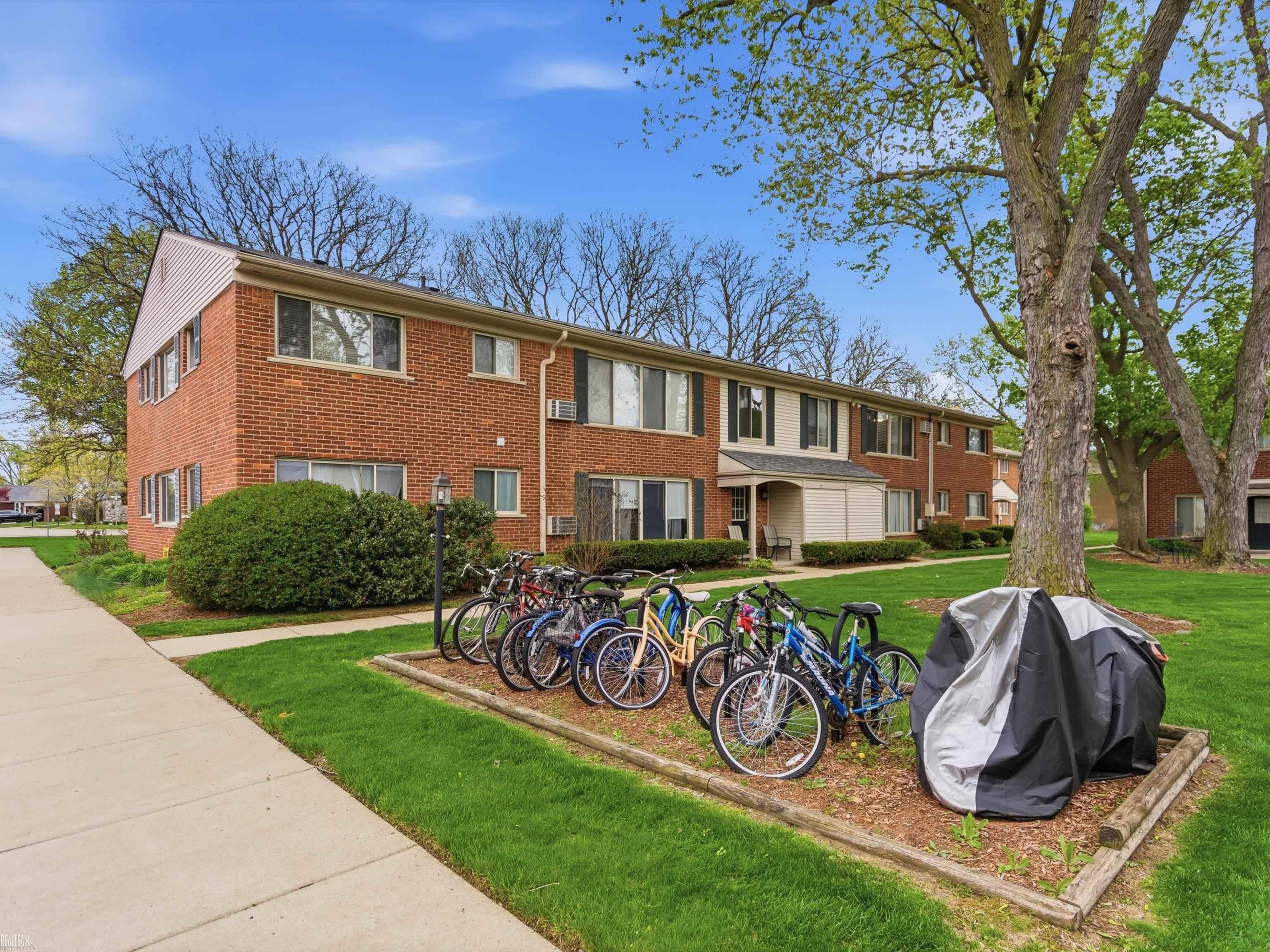 11410 Canal Road, Unit 205 Sterling Heights, MI 48314 - Photo 13 of 17