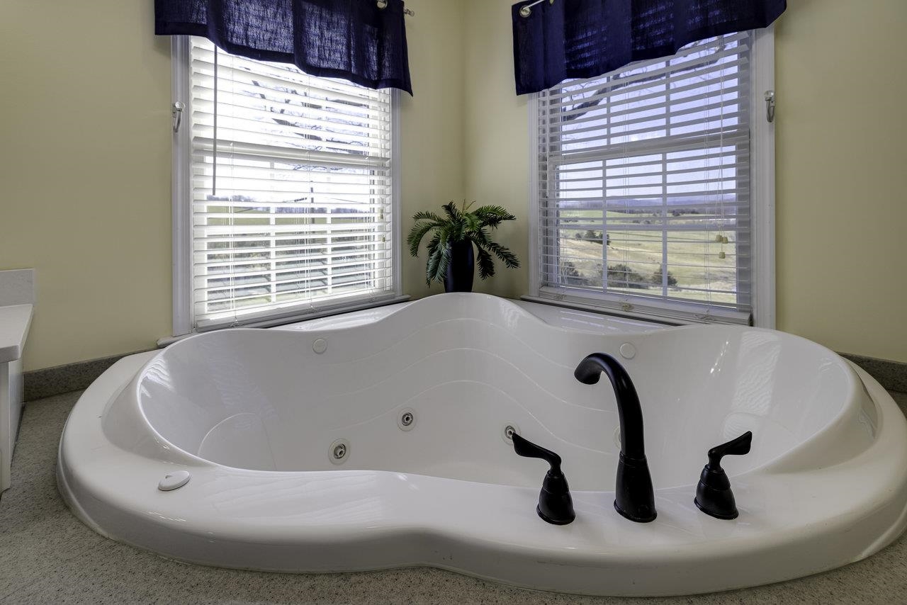 1709 Mt Solon Road Mount Solon, VA 22843 - Photo 30 of 75 a bathroom with a bathtub
