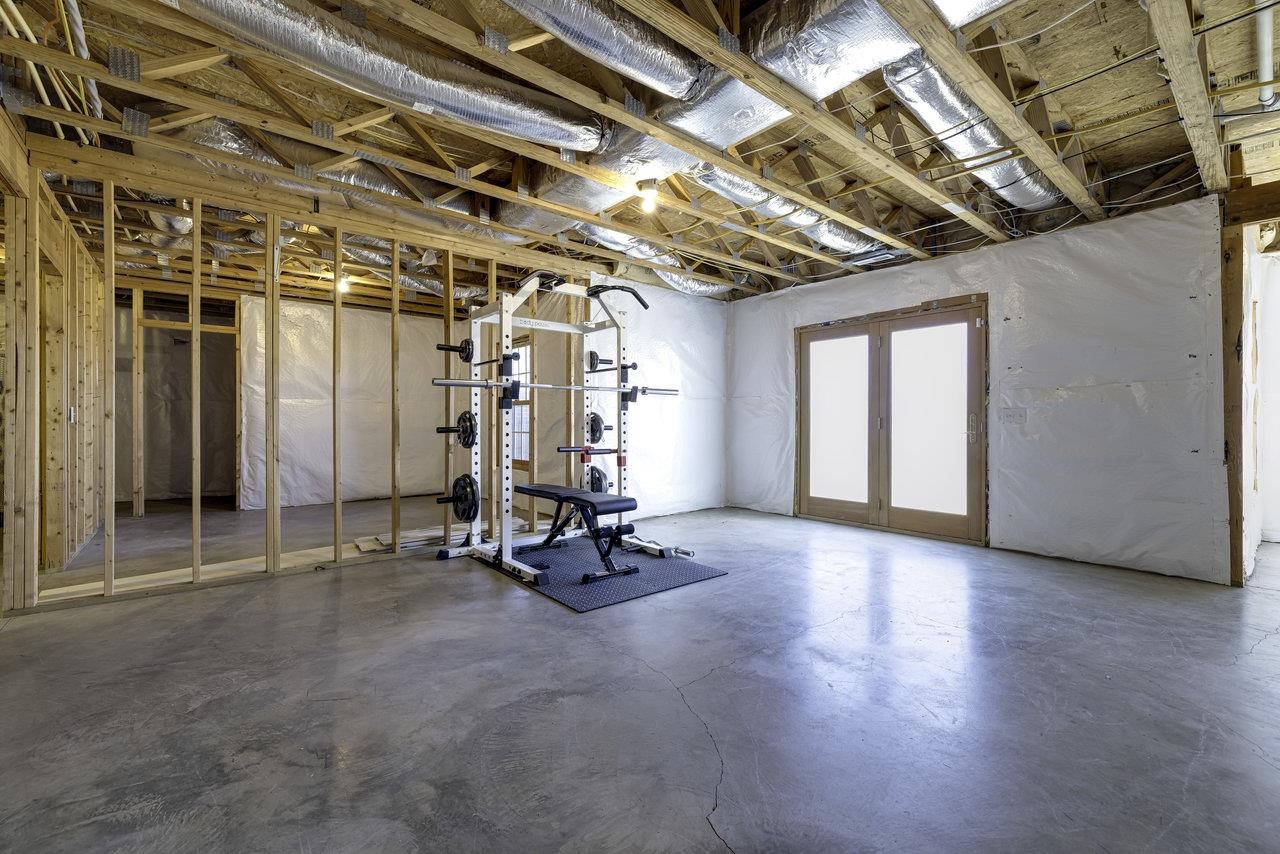 1709 Mt Solon Road Mount Solon, VA 22843 - Photo 6 of 75 a view of a room with gym equipment