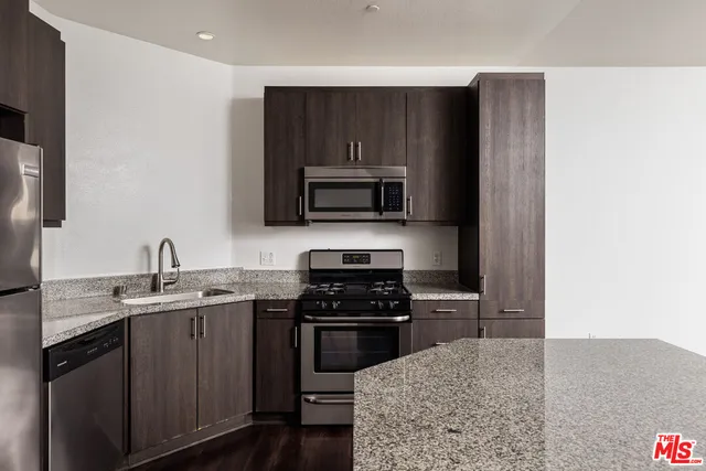 $2,795 | 1408 West Washington Boulevard, Unit 207, Los Angeles, CA 90007