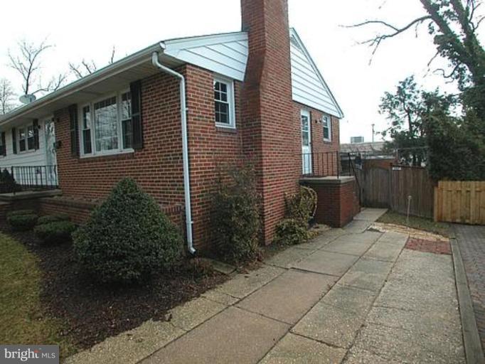 7 Edgeclift Road Towson, MD 21286 - Photo 3 of 18 Exterior #3