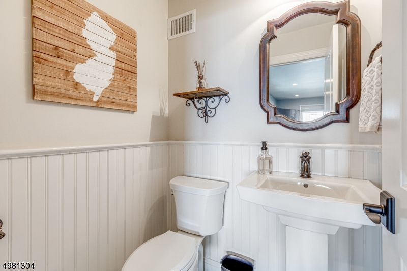 65 Oval Road Millburn, NJ 07041 - Photo 11 of 25