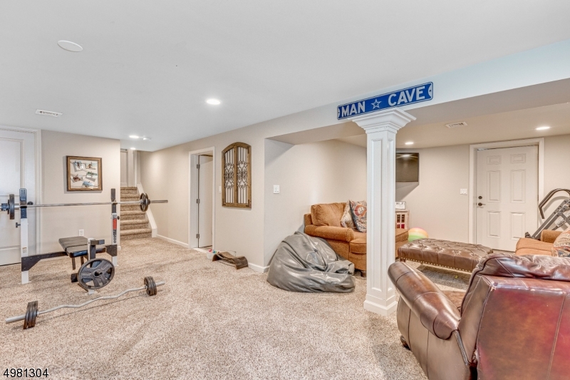 65 Oval Road Millburn, NJ 07041 - Photo 20 of 25