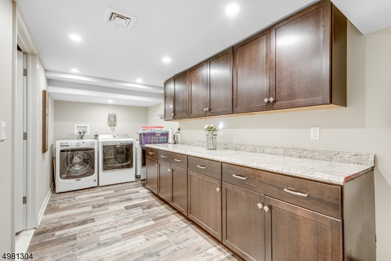 65 Oval Road Millburn, NJ 07041 - Photo 21 of 25