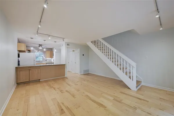 $1,800 | 5330 Balcones Drive, Unit G, Austin, TX 78731