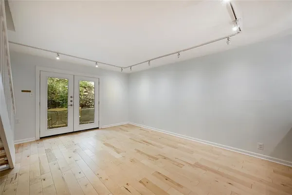 $1,800 | 5330 Balcones Drive, Unit G, Austin, TX 78731