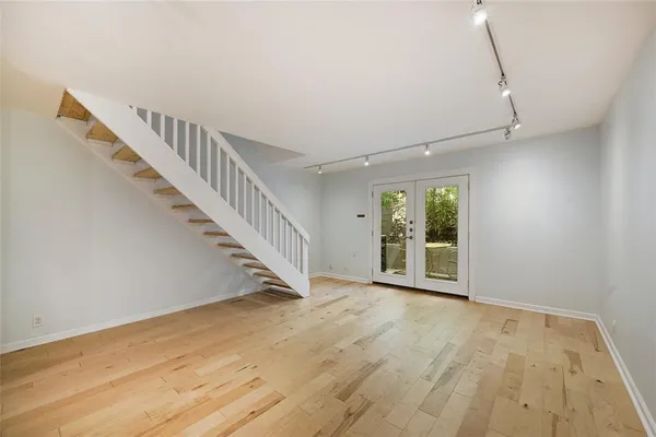 $1,800 | 5330 Balcones Drive, Unit G, Austin, TX 78731