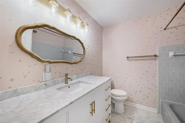 $1,800 | 5330 Balcones Drive, Unit G, Austin, TX 78731