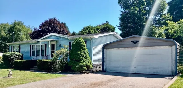 $134,900 | 32 Edward Lane, Barre, MA 01005