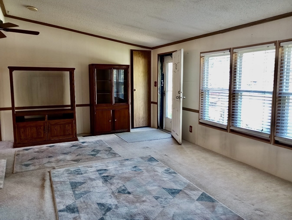 32 Edward Lane Barre, MA 01005 - Photo 4 of 14