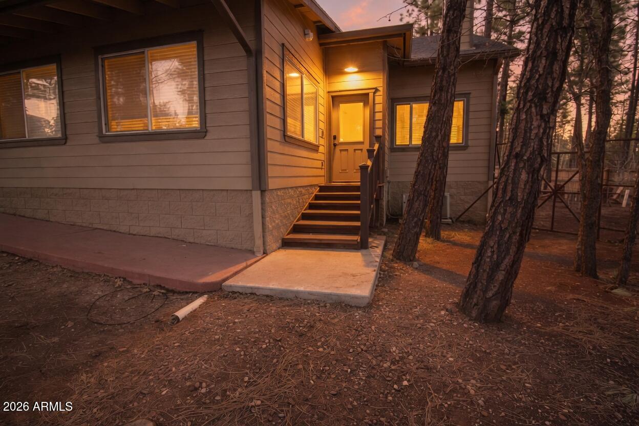 2875 South Timber Pine Lane Pinetop, AZ 85935 - Photo 170 of 175 Cottage Porch4