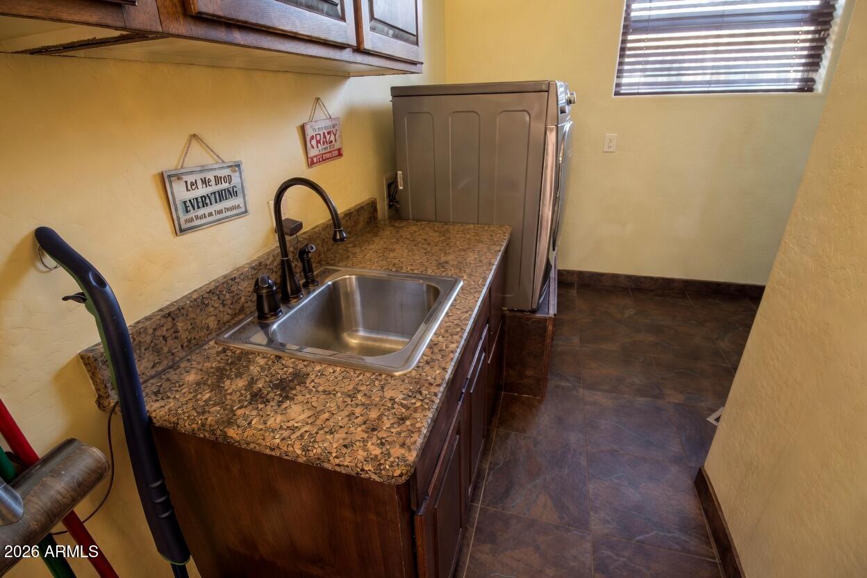 2875 South Timber Pine Lane Pinetop, AZ 85935 - Photo 64 of 175 Laundry1