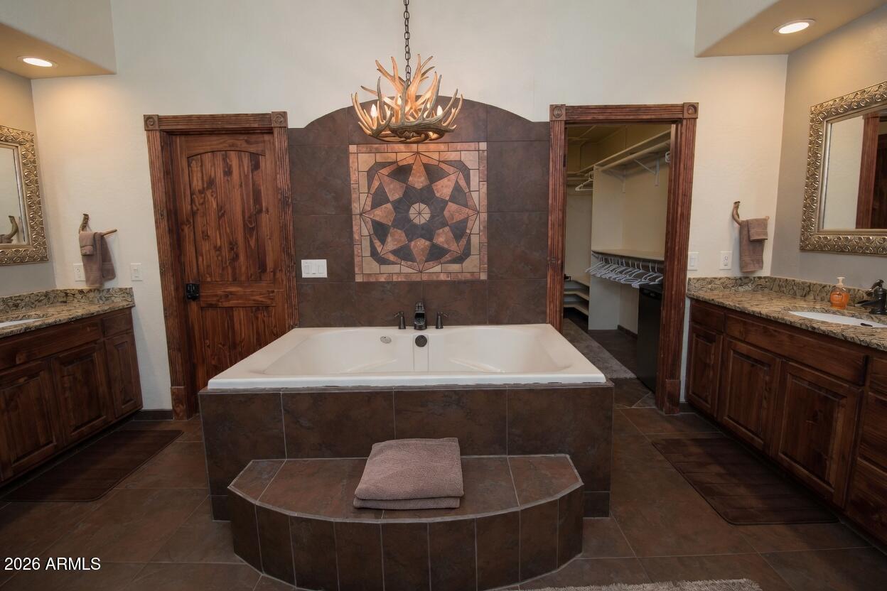 2875 South Timber Pine Lane Pinetop, AZ 85935 - Photo 66 of 175 Master Bath 1