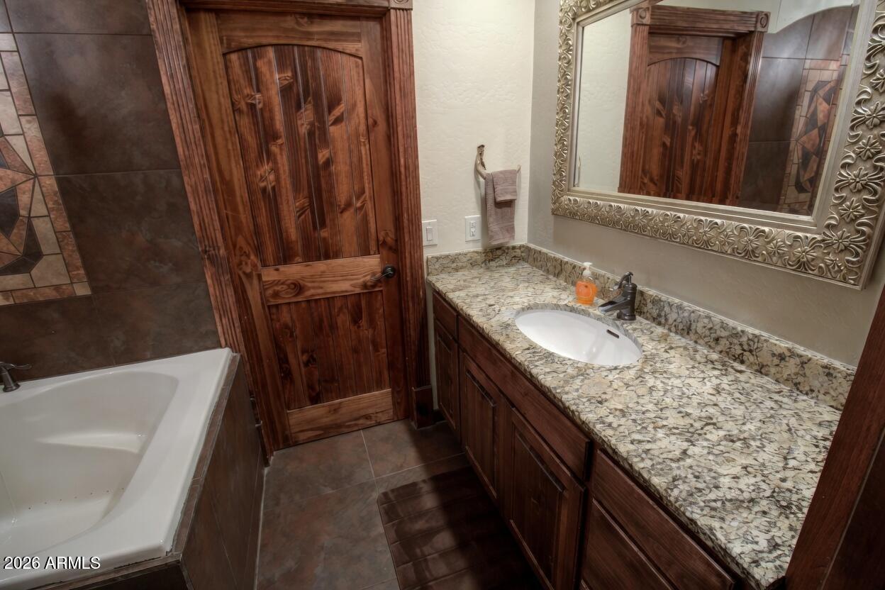 2875 South Timber Pine Lane Pinetop, AZ 85935 - Photo 71 of 175 Master Bath 7