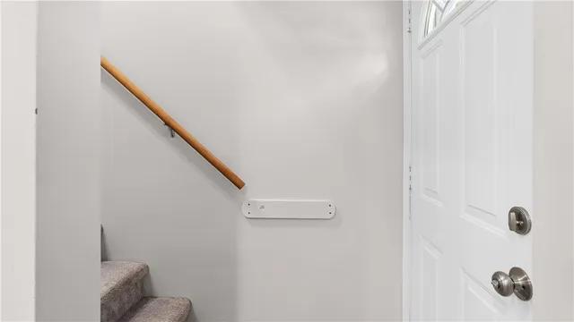 $400,000 | 15 Abbott Avenue, Warwick, RI 02886