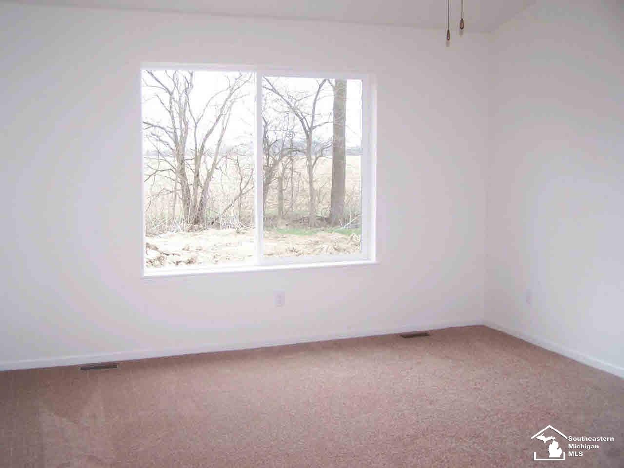 9445 Maple Ridge Drive Newport, MI 48166 - Photo 9 of 14 20450972-8.JPG