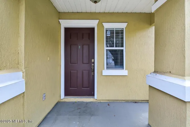 $2,100 | 411 Walnut Drive, St. Johns, FL 32259