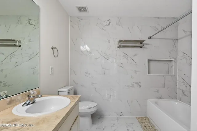 $2,100 | 411 Walnut Drive, St. Johns, FL 32259