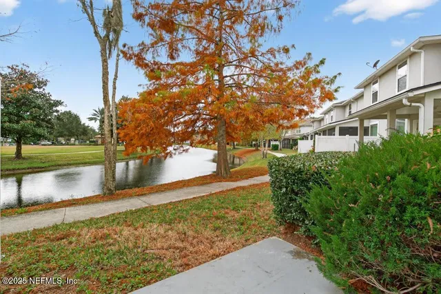 $2,100 | 411 Walnut Drive, St. Johns, FL 32259
