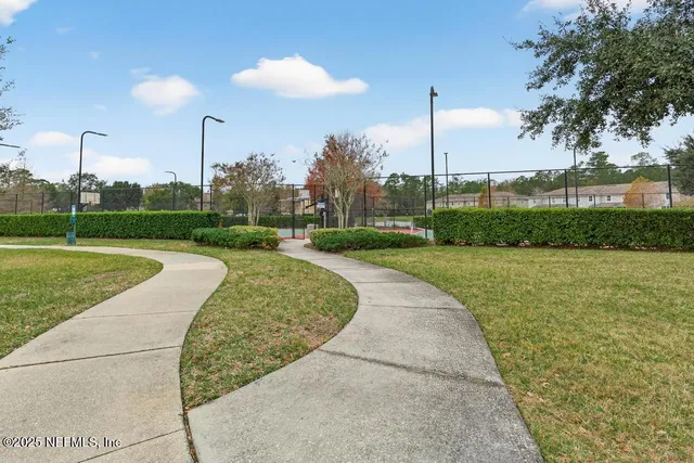 $2,100 | 411 Walnut Drive, St. Johns, FL 32259