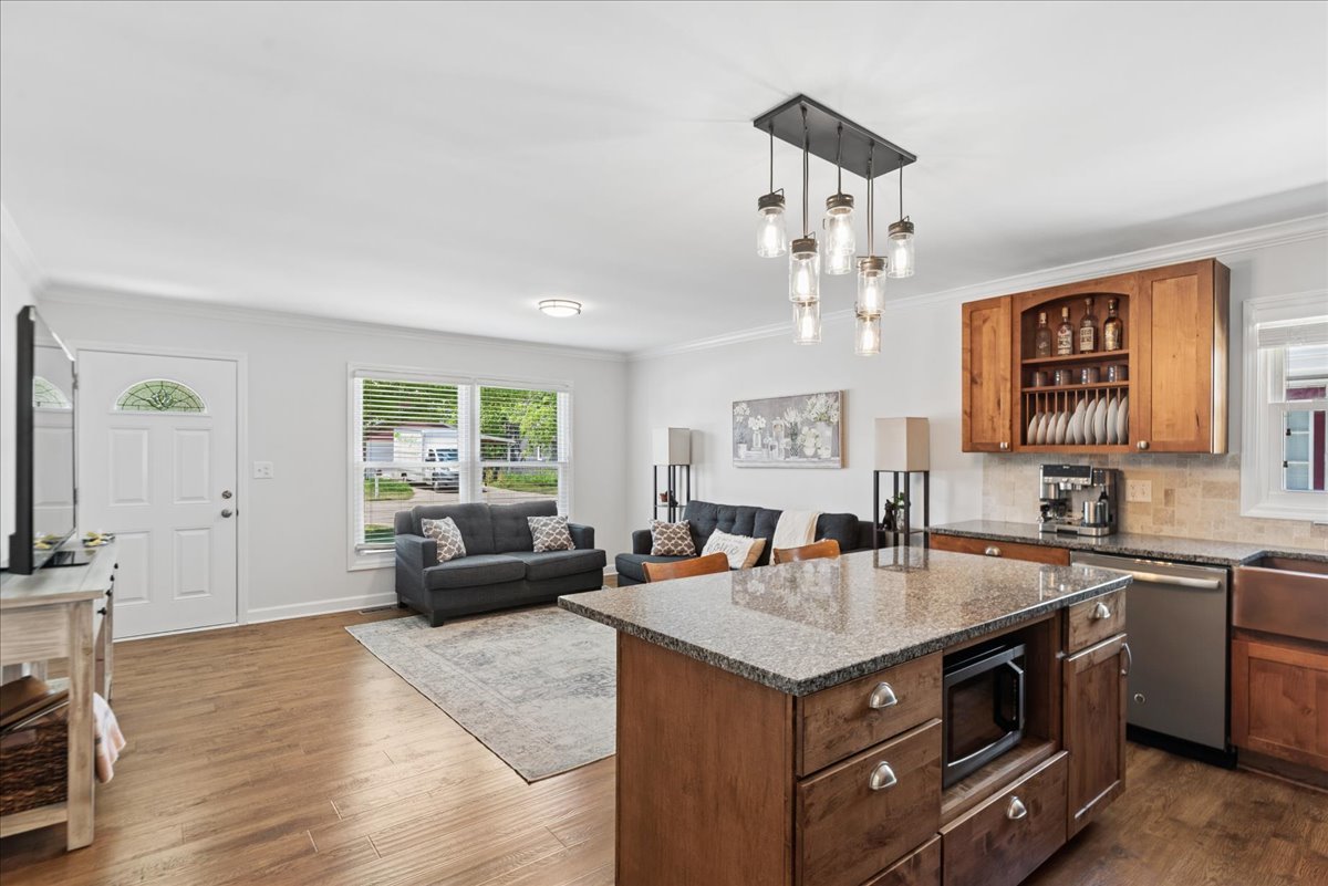 313 Maple Lane Round Lake, IL 60073 - Photo 5 of 19 Gallery Image 5