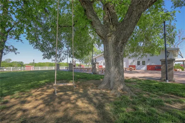 $3,500,000 | 7325 Southwest 93rd Street, Wakarusa, KS 66546