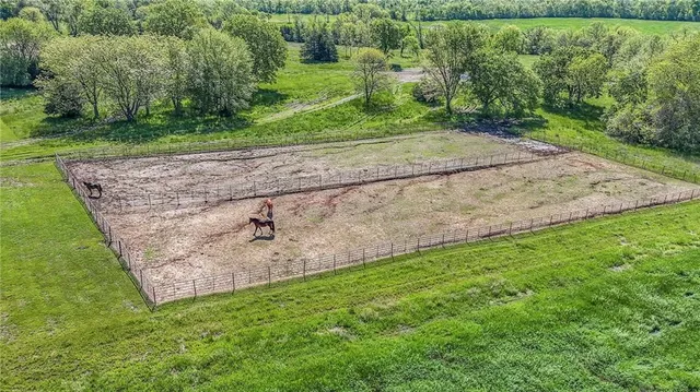 $3,500,000 | 7325 Southwest 93rd Street, Wakarusa, KS 66546